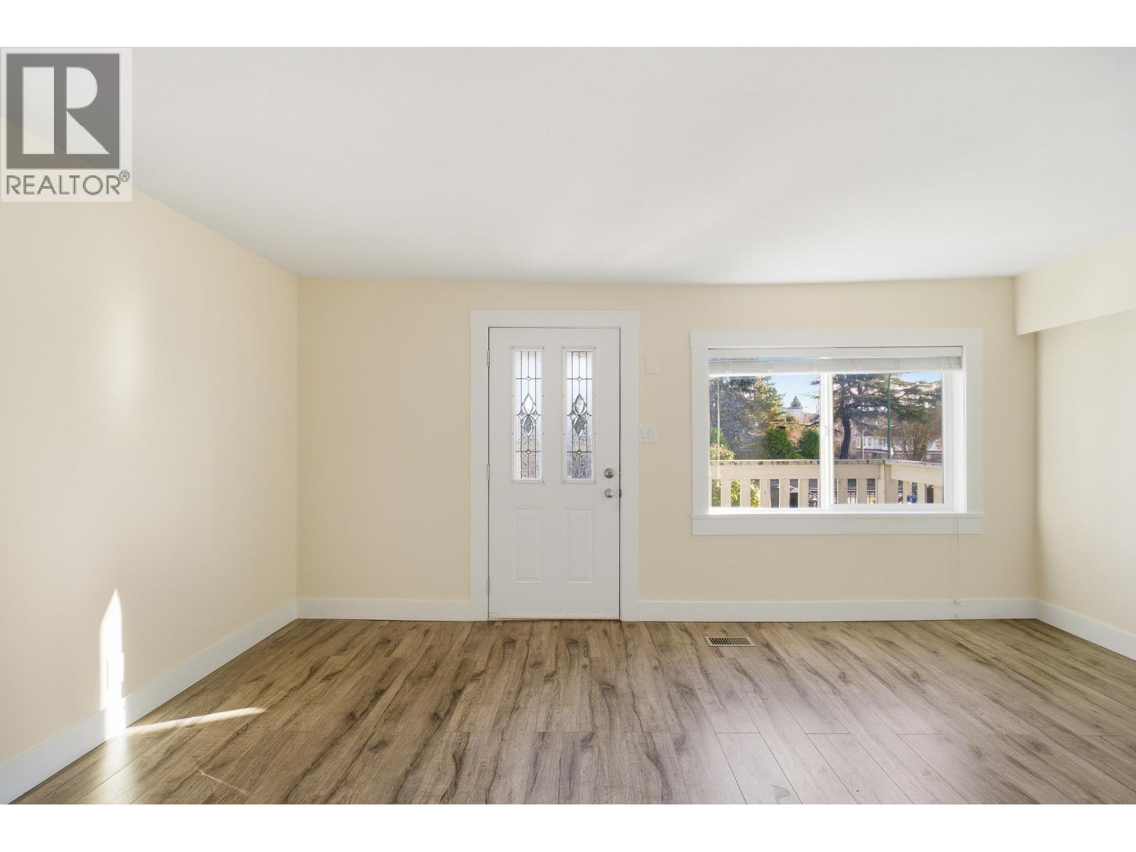 4533 Knight Street, Vancouver, BC - Indoor Photo Showing Other Room