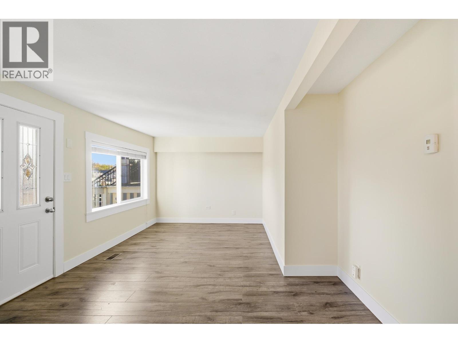 4533 Knight Street, Vancouver, BC - Indoor Photo Showing Other Room