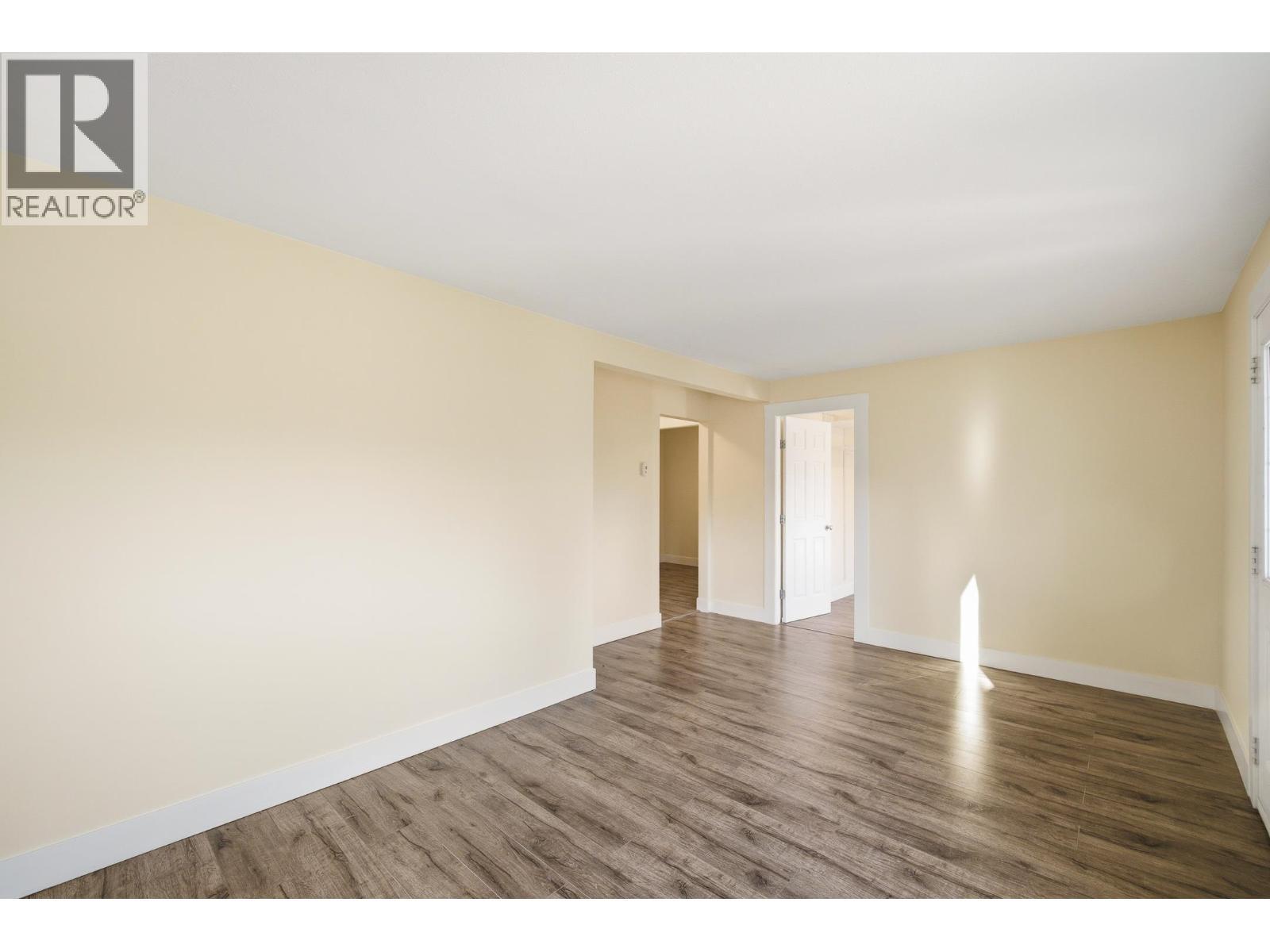 4533 Knight Street, Vancouver, BC - Indoor Photo Showing Other Room