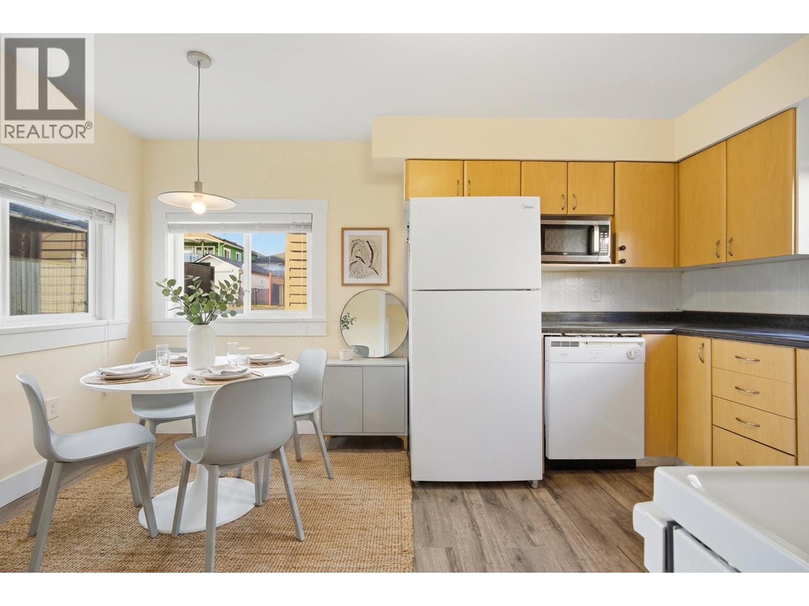 4533 Knight Street, Vancouver, BC - Indoor Photo Showing Other Room