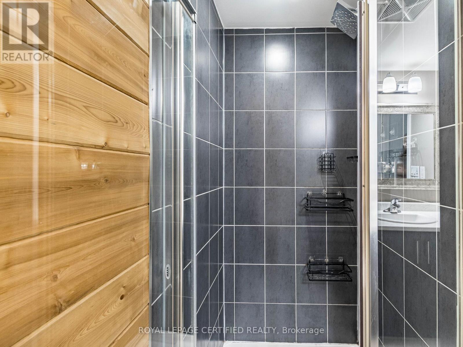 104 - 30 Carnation Avenue, Toronto, ON - Indoor Photo Showing Bathroom