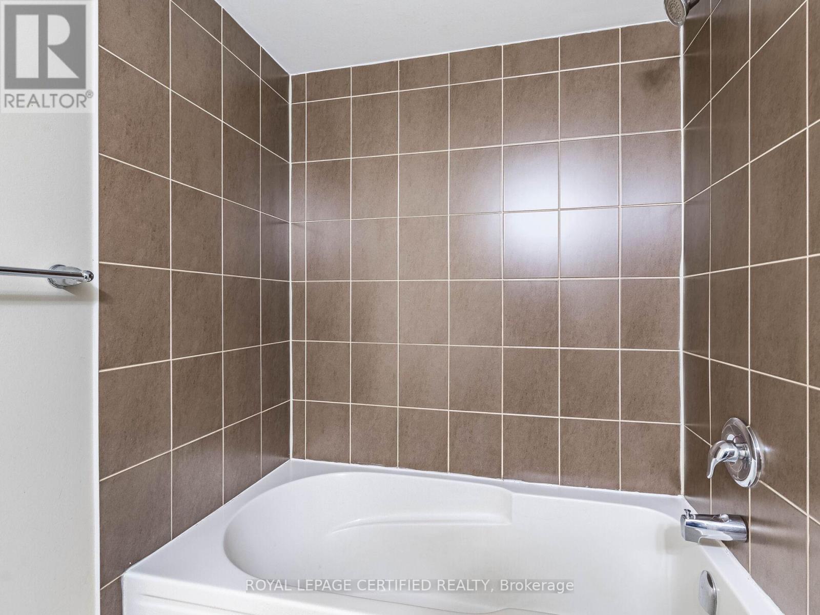 104 - 30 Carnation Avenue, Toronto, ON - Indoor Photo Showing Bathroom