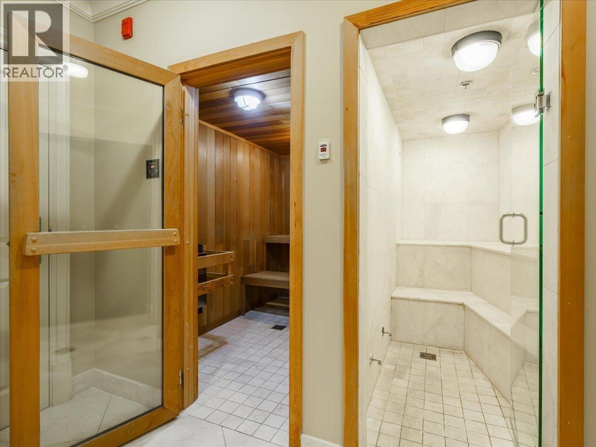 401 508 Waters Edge Crescent, West Vancouver, BC - Indoor Photo Showing Bathroom