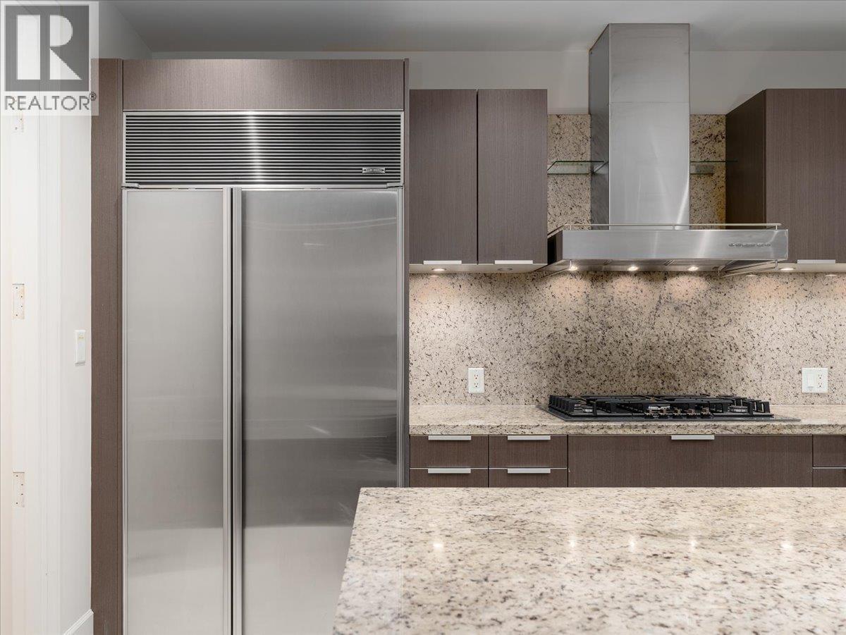 401 508 Waters Edge Crescent, West Vancouver, BC - Indoor Photo Showing Kitchen With Upgraded Kitchen