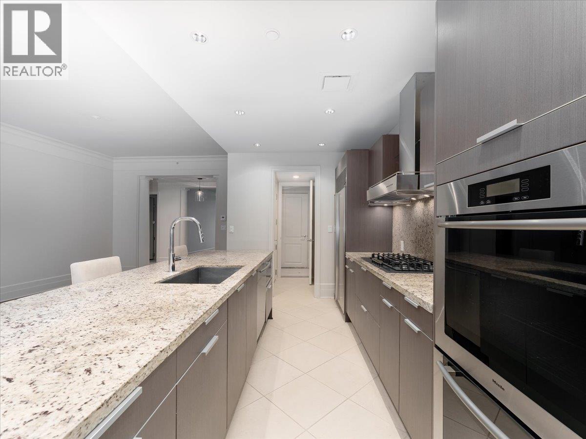 401 508 Waters Edge Crescent, West Vancouver, BC - Indoor Photo Showing Kitchen With Upgraded Kitchen