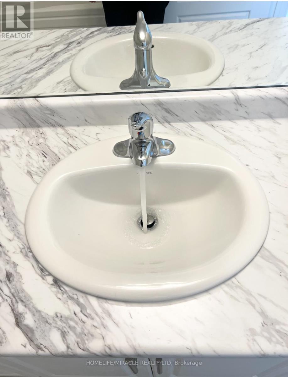 155 Melody Lane, Thorold, ON - Indoor Photo Showing Bathroom