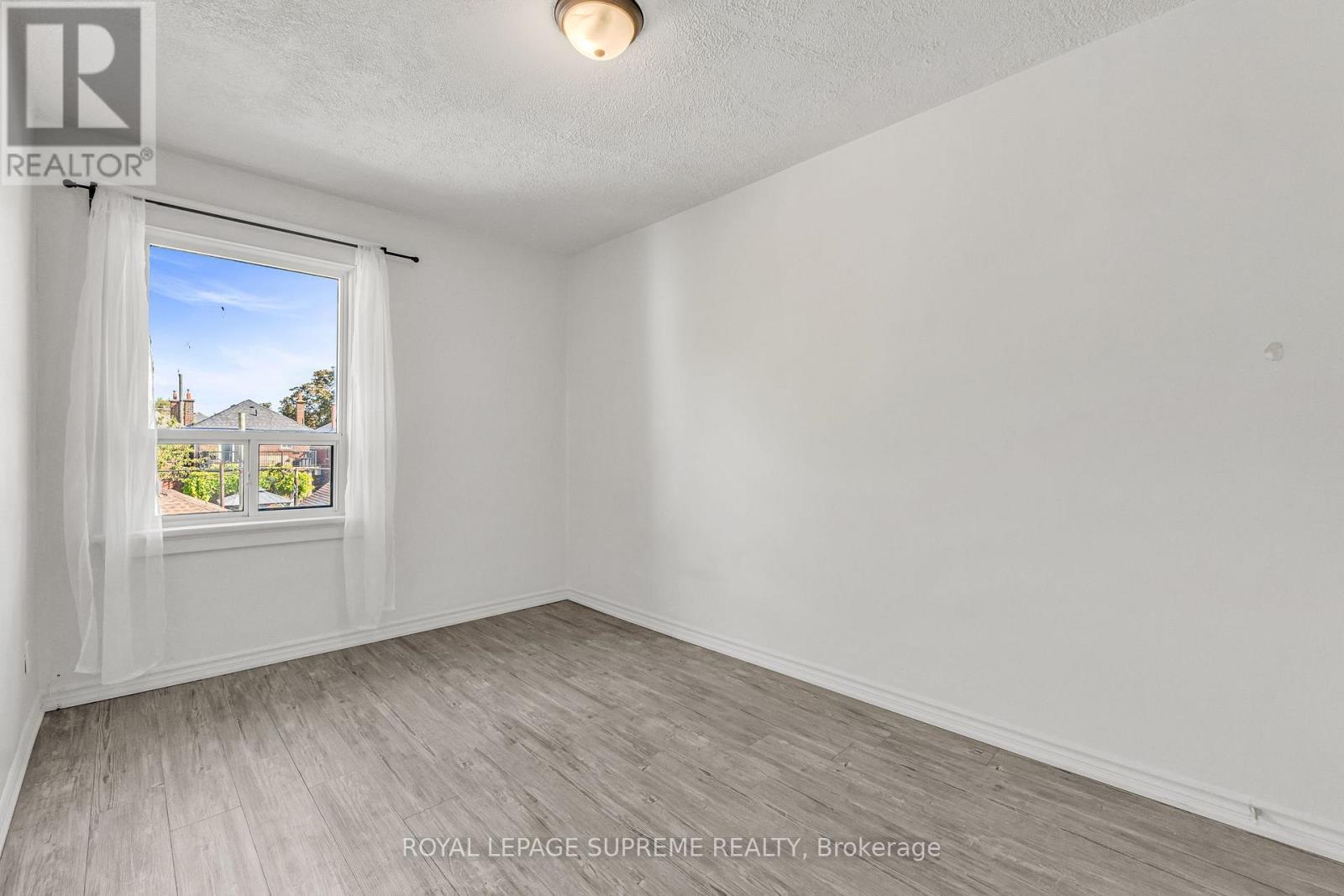 1837 Dufferin Street, Toronto, ON - Indoor Photo Showing Other Room