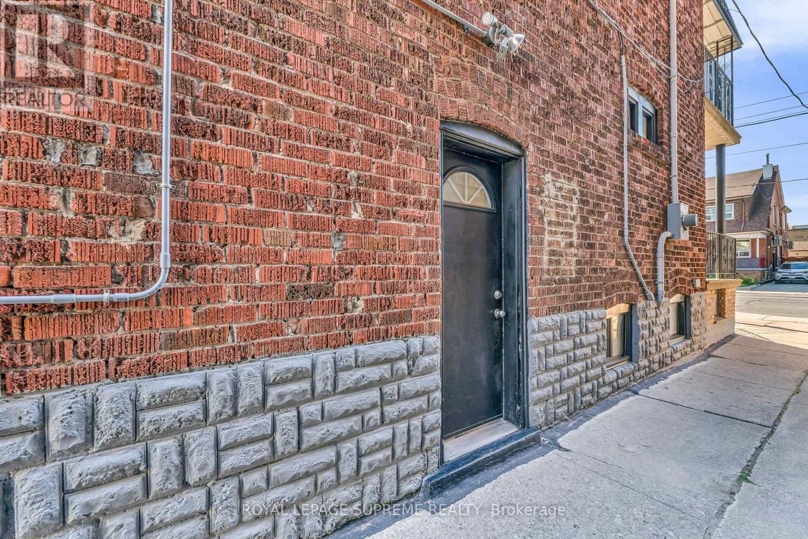 1837 Dufferin Street, Toronto, ON - Outdoor