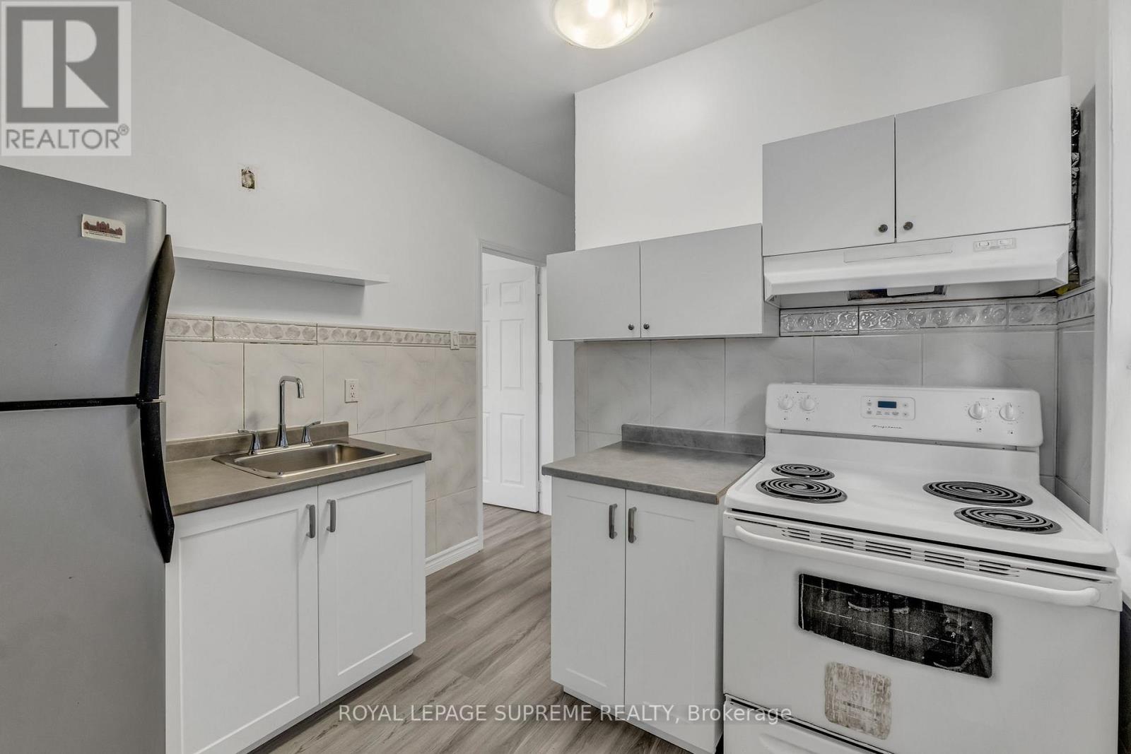 1837 Dufferin Street, Toronto, ON - Indoor Photo Showing Kitchen