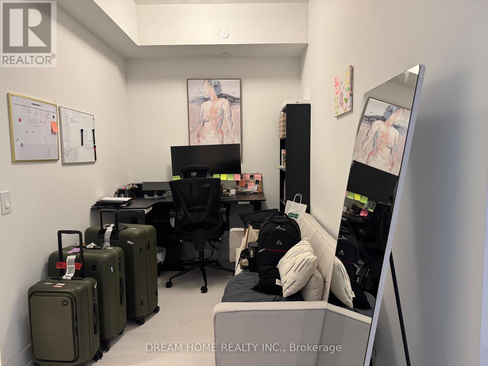 812 - 30 Inn On The Park Drive, Toronto, ON - Indoor