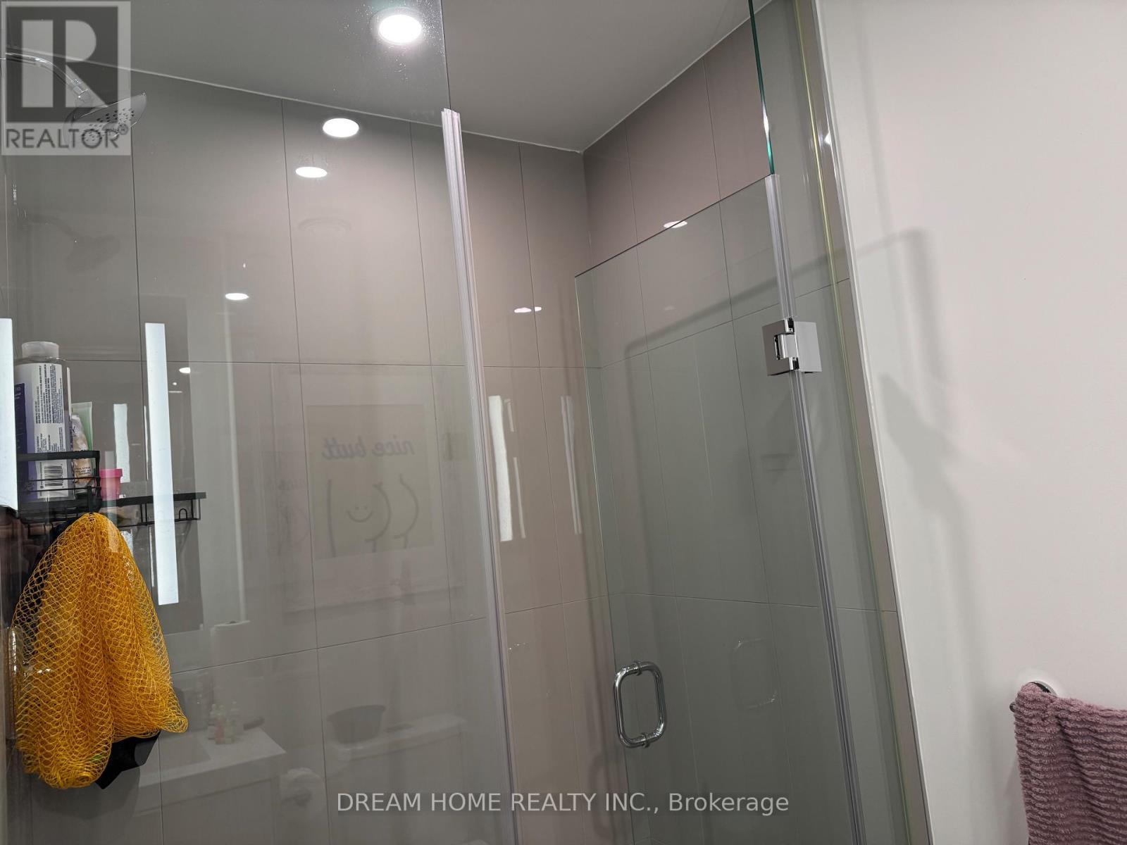 812 - 30 Inn On The Park Drive, Toronto, ON - Indoor Photo Showing Bathroom