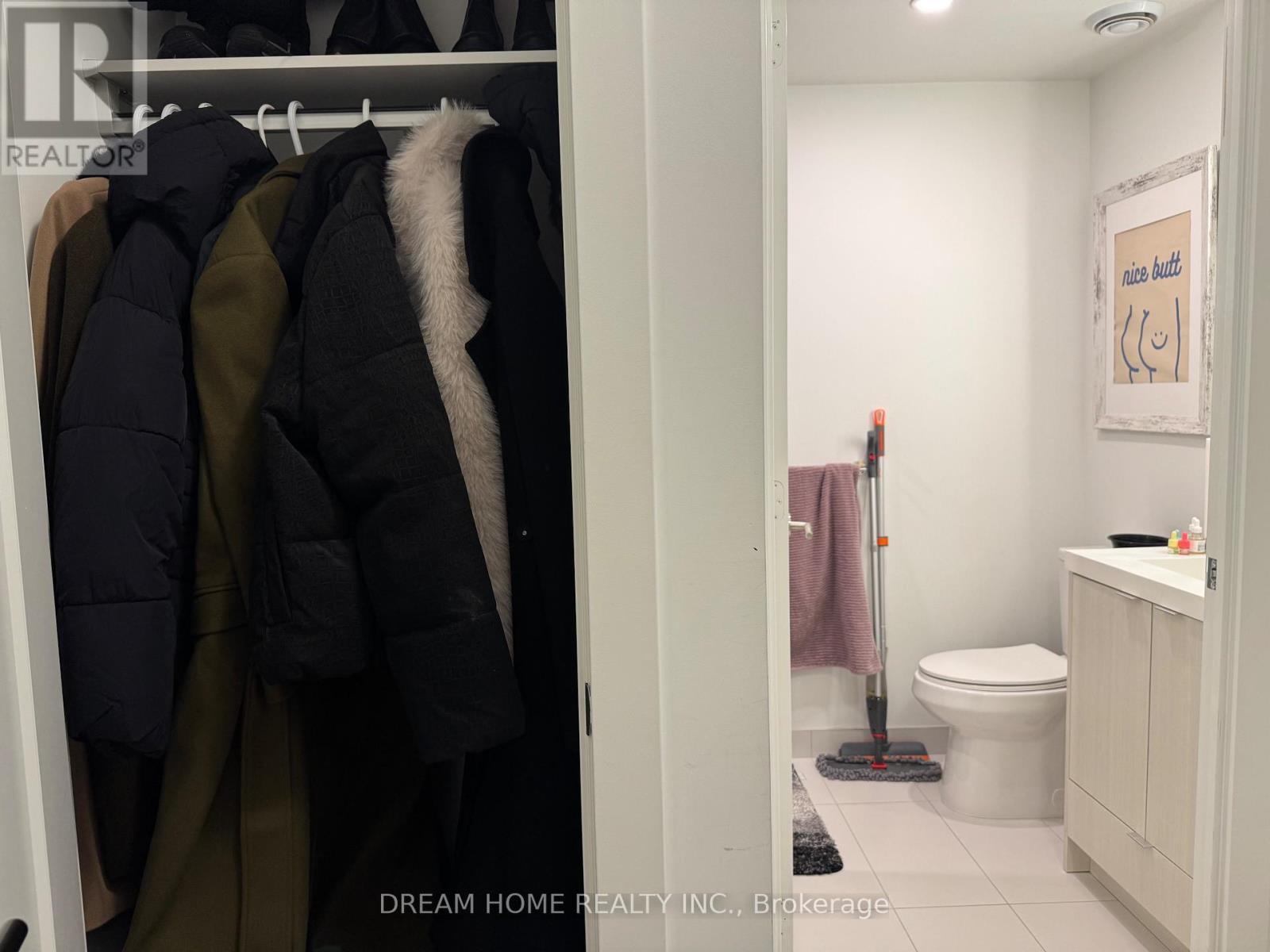 812 - 30 Inn On The Park Drive, Toronto, ON - Indoor Photo Showing Bathroom