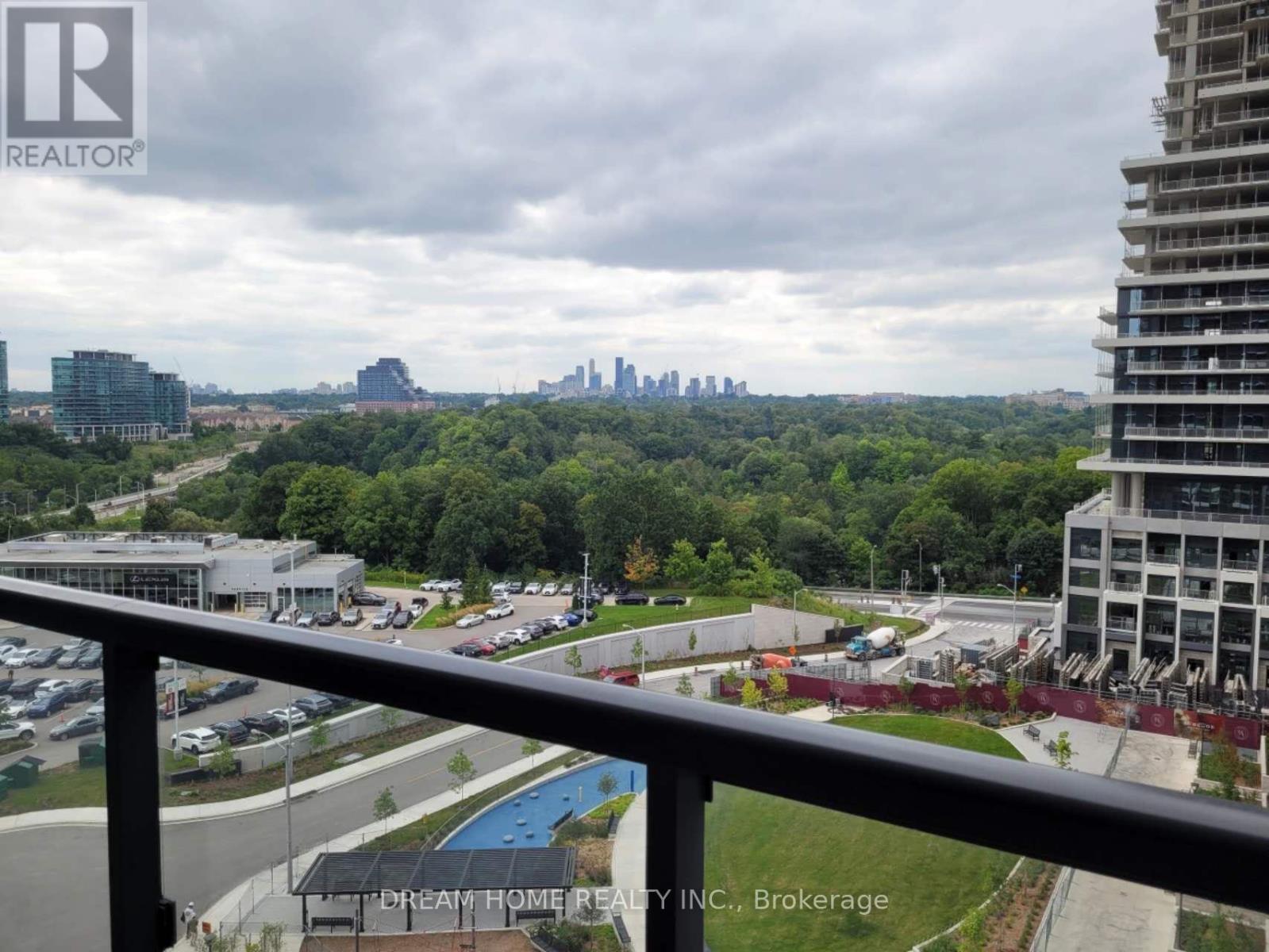 812 - 30 Inn On The Park Drive, Toronto, ON - Outdoor With View