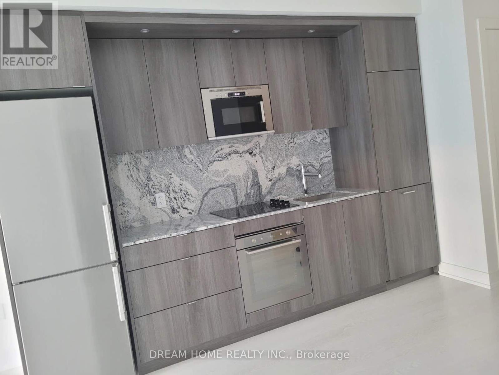 812 - 30 Inn On The Park Drive, Toronto, ON - Indoor