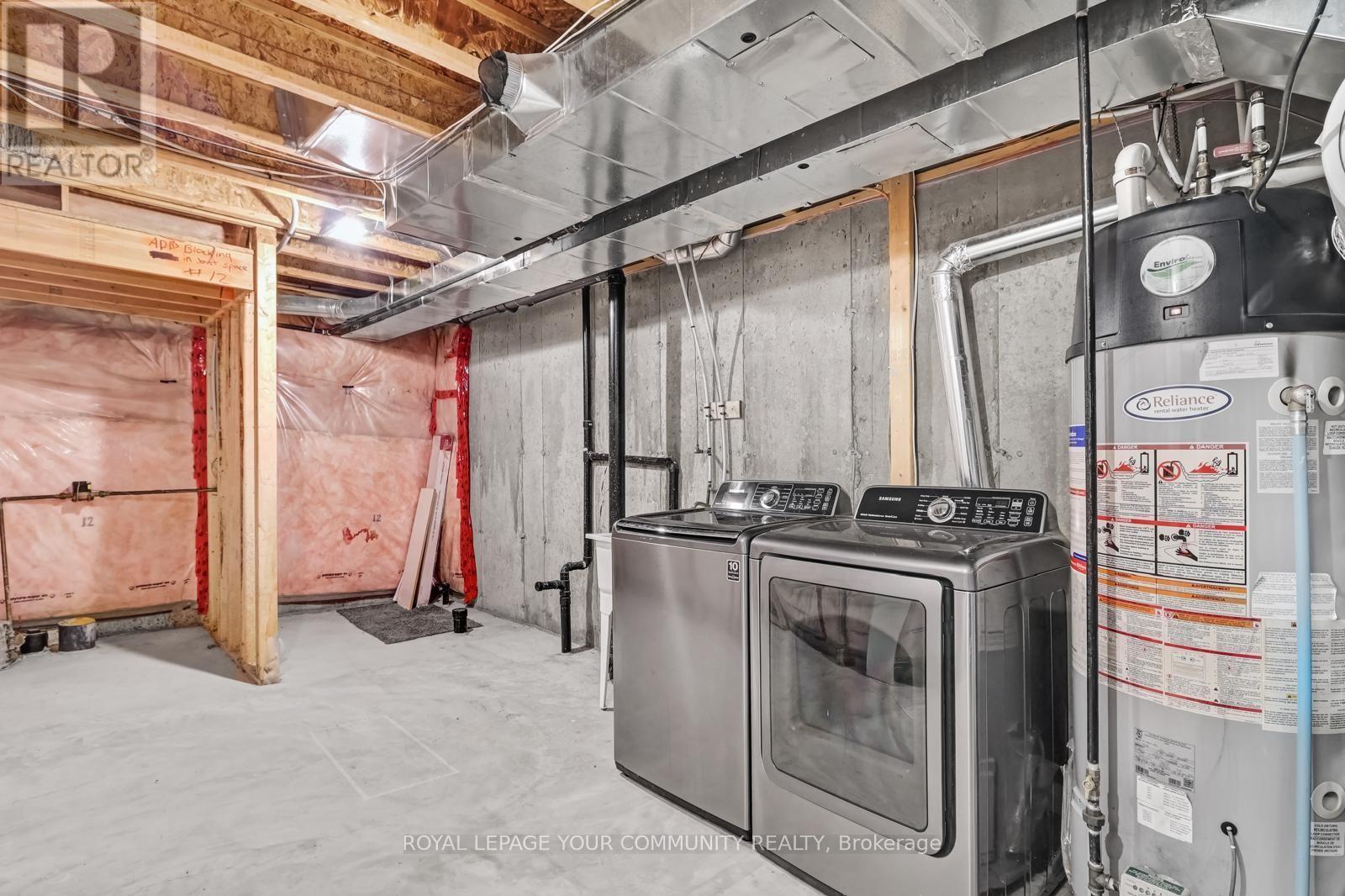 407 White Arctic Avenue, Ottawa, ON - Indoor