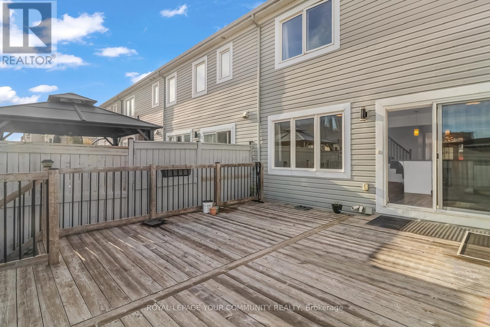 407 White Arctic Avenue, Ottawa, ON - Outdoor With Exterior