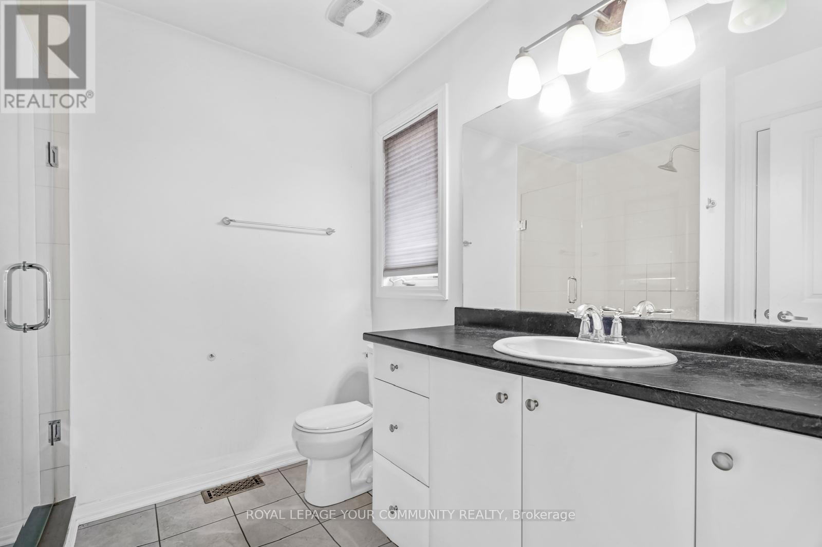 407 White Arctic Avenue, Ottawa, ON - Indoor Photo Showing Bathroom