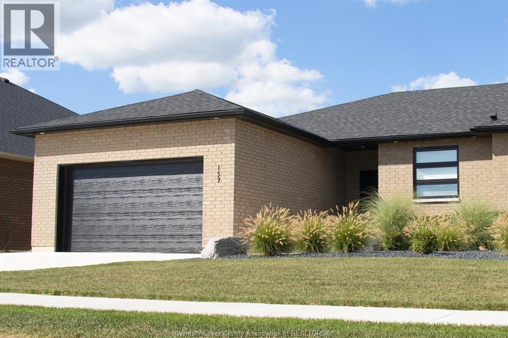 157 Blue Jay Crescent, Kingsville, ON - Outdoor