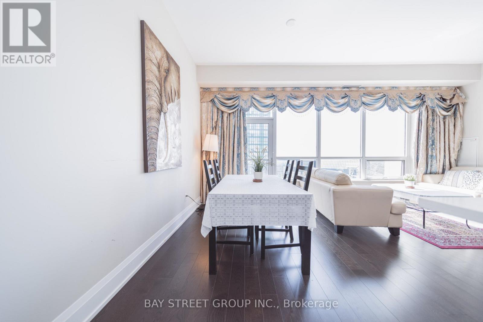 3301 - 2 Anndale Drive, Toronto, ON - Indoor