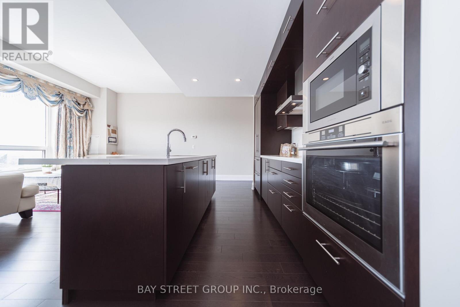 3301 - 2 Anndale Drive, Toronto, ON - Indoor Photo Showing Kitchen