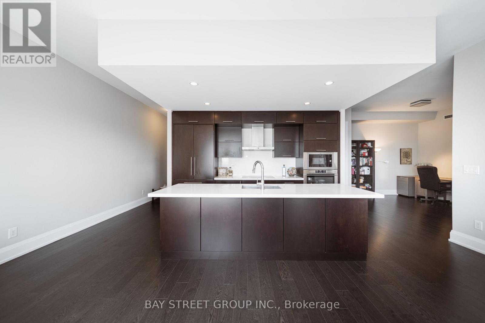 3301 - 2 Anndale Drive, Toronto, ON - Indoor