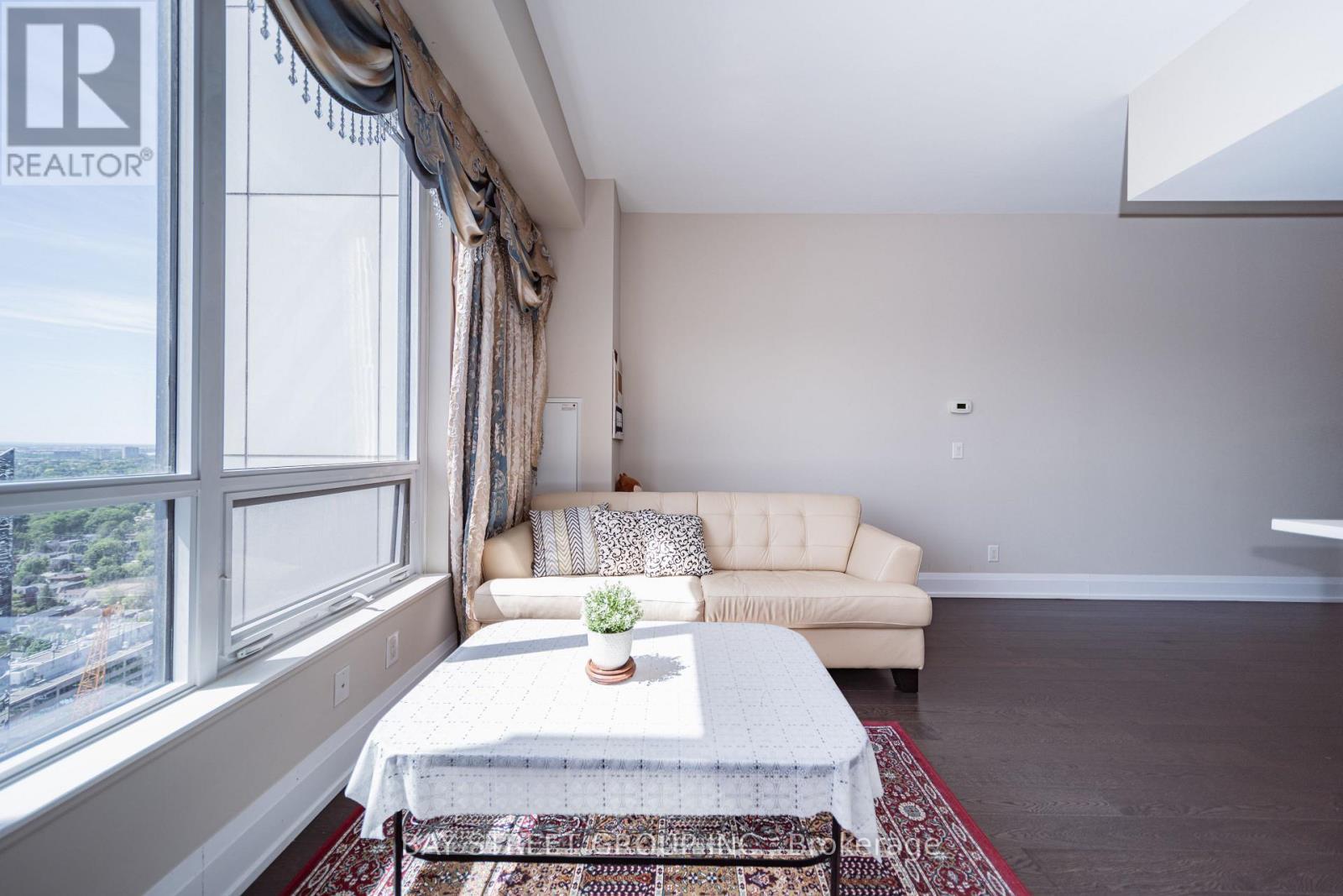 3301 - 2 Anndale Drive, Toronto, ON - Indoor Photo Showing Living Room