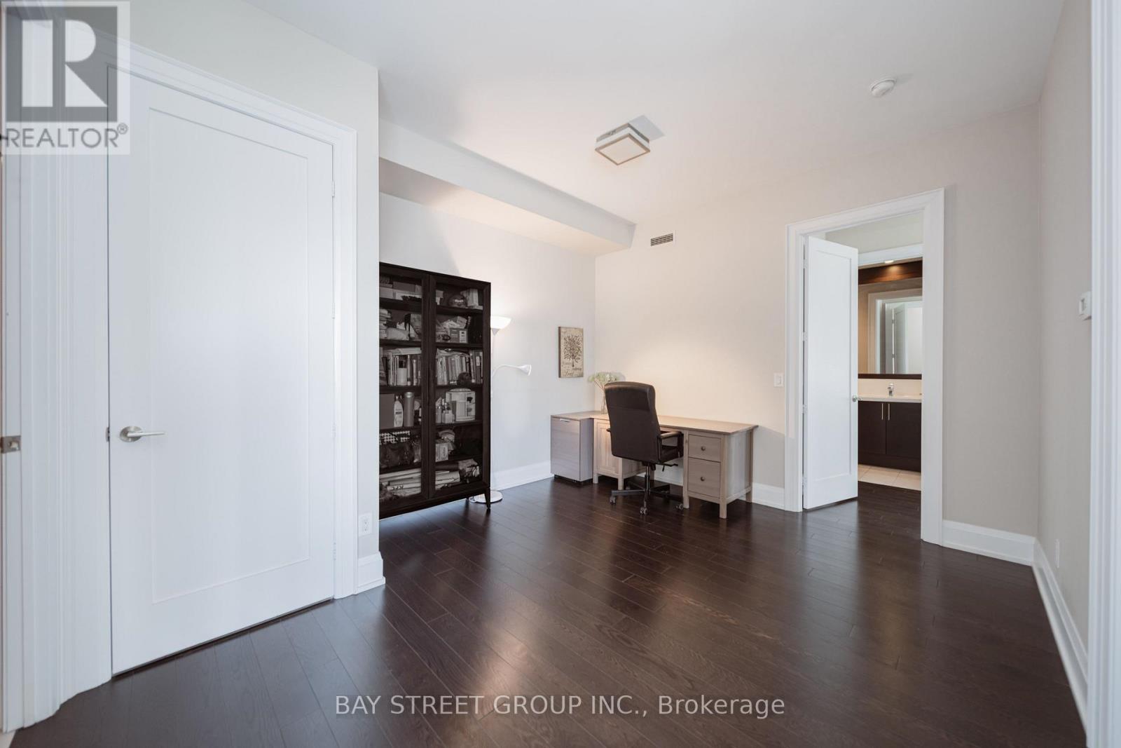 3301 - 2 Anndale Drive, Toronto, ON - Indoor