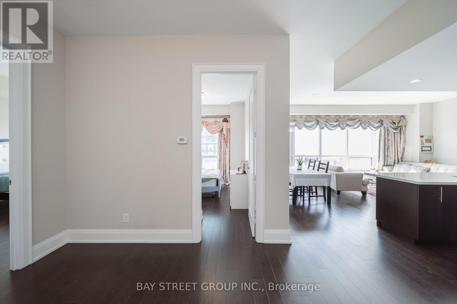 3301 - 2 Anndale Drive, Toronto, ON - Indoor Photo Showing Other Room
