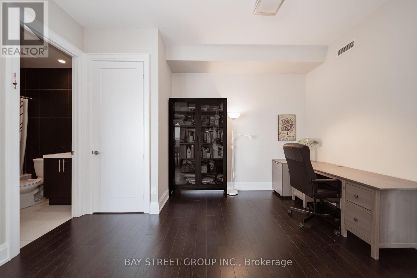 3301 - 2 Anndale Drive, Toronto, ON - Indoor