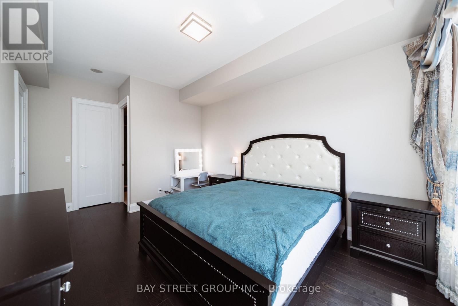 3301 - 2 Anndale Drive, Toronto, ON - Indoor Photo Showing Bedroom