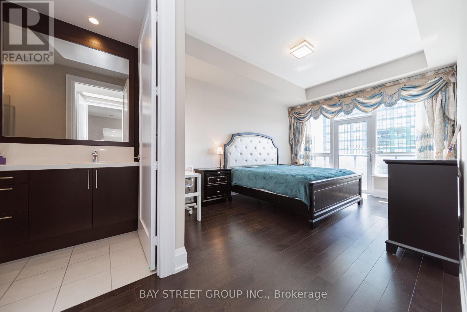 3301 - 2 Anndale Drive, Toronto, ON - Indoor Photo Showing Bedroom