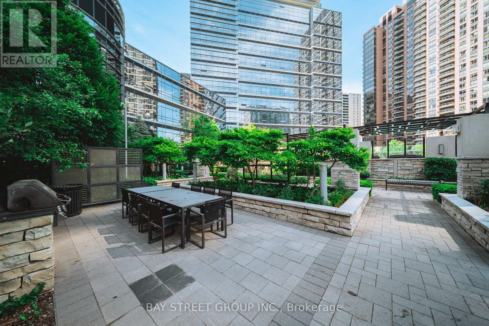 3301 - 2 Anndale Drive, Toronto, ON - Outdoor