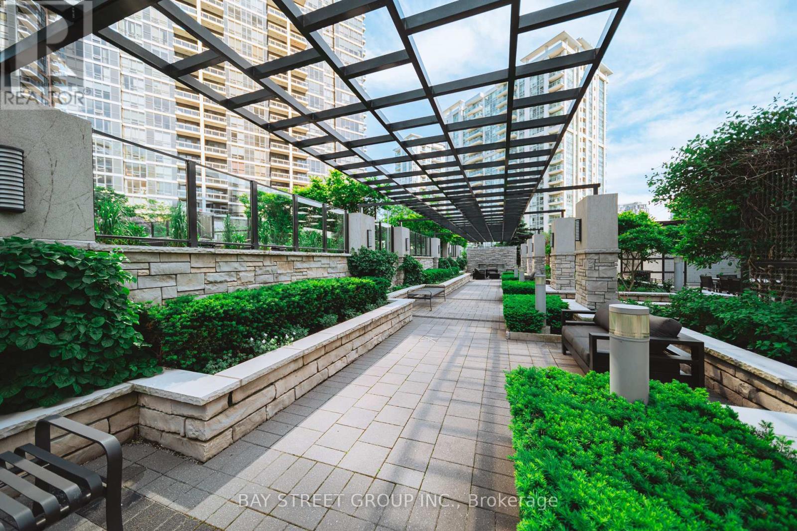 3301 - 2 Anndale Drive, Toronto, ON - Outdoor