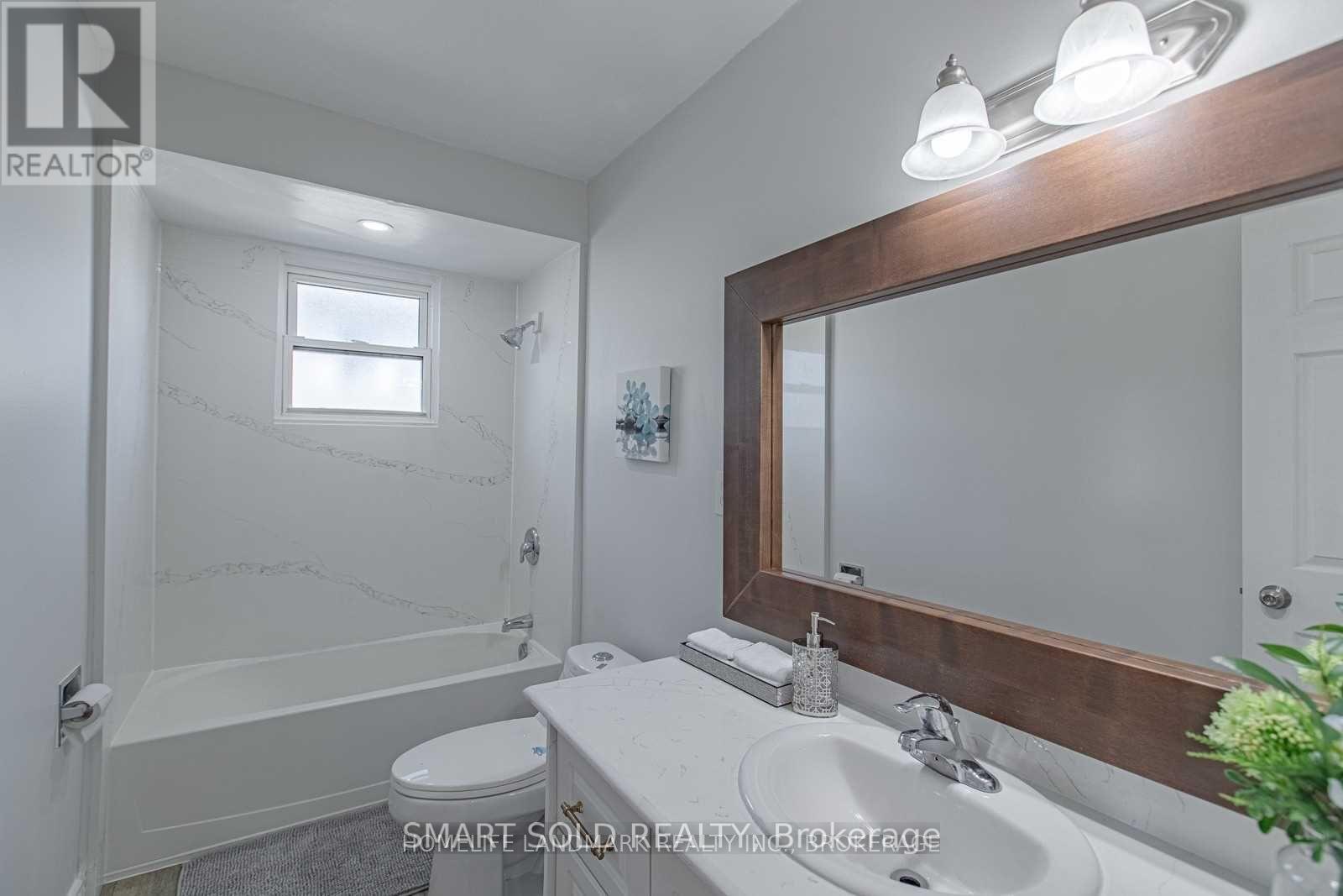 146 Placentia Boulevard, Toronto, ON - Indoor Photo Showing Bathroom