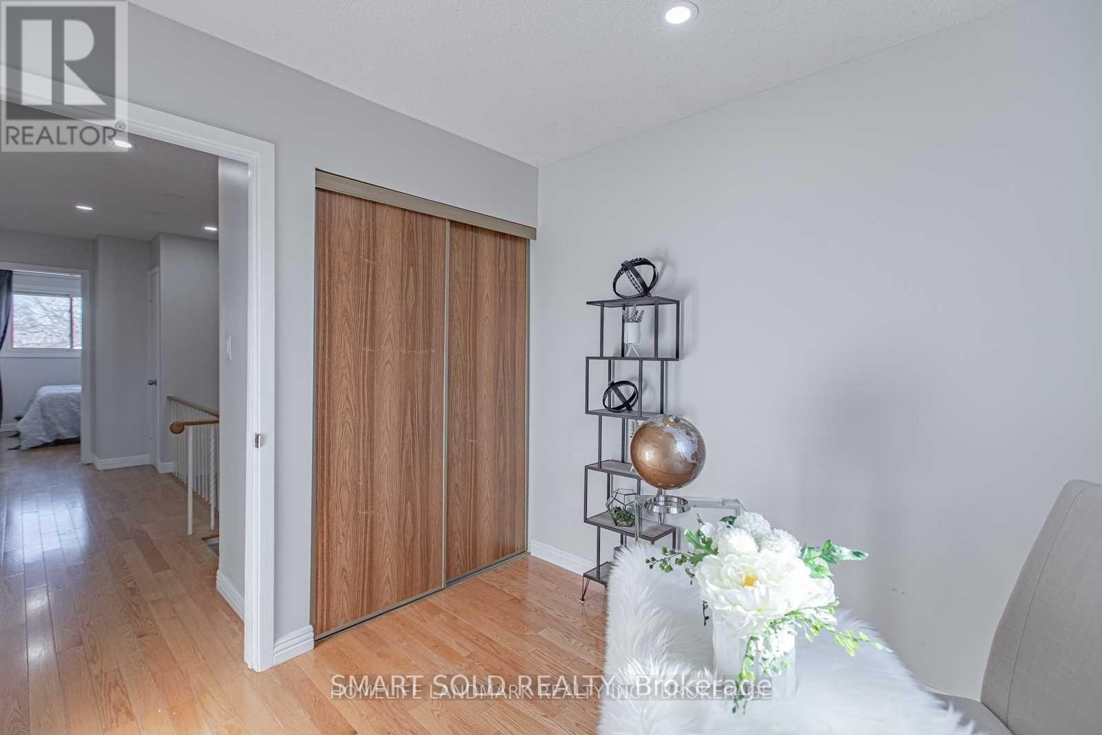 146 Placentia Boulevard, Toronto, ON - Indoor Photo Showing Other Room