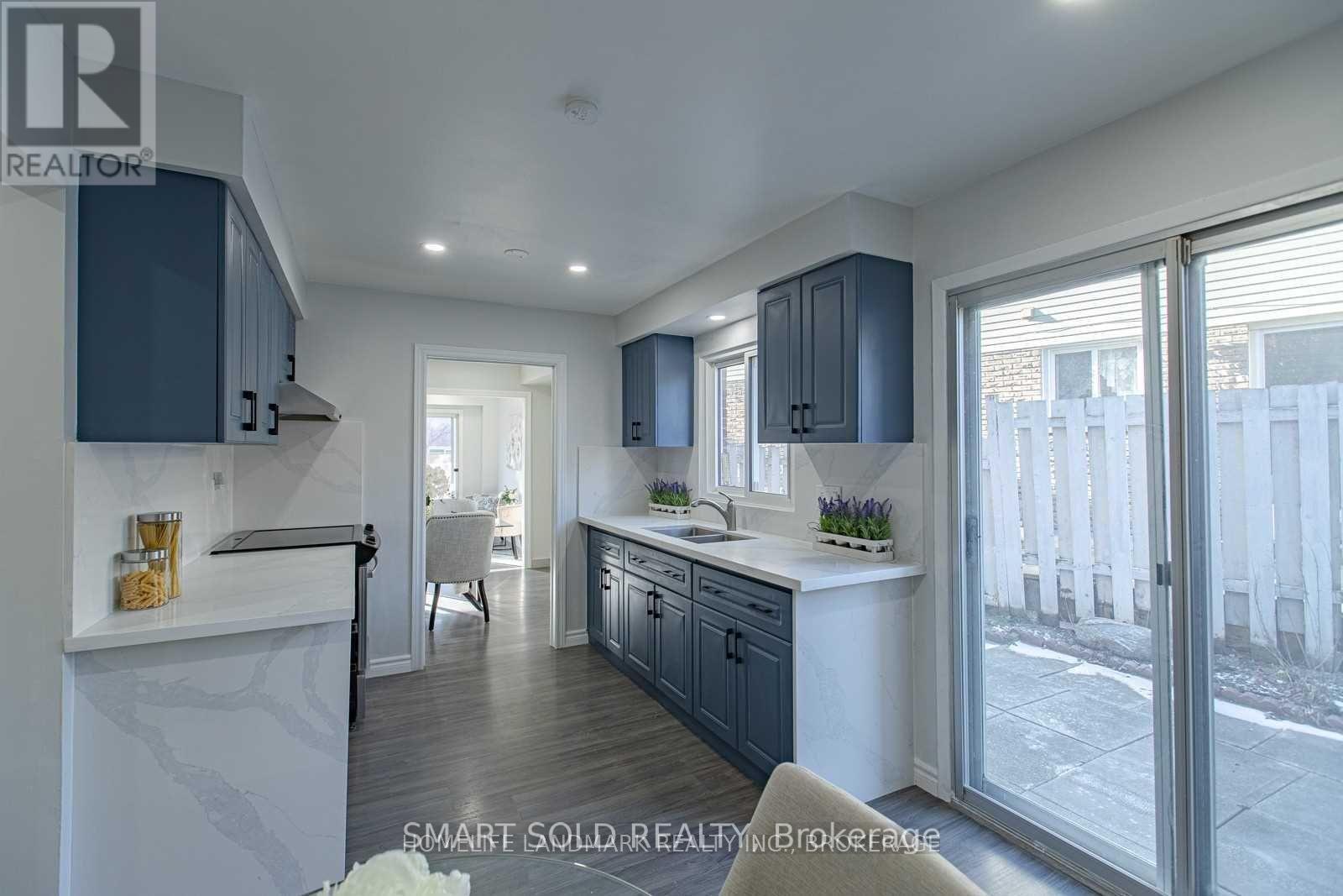 146 Placentia Boulevard, Toronto, ON - Indoor Photo Showing Kitchen With Double Sink