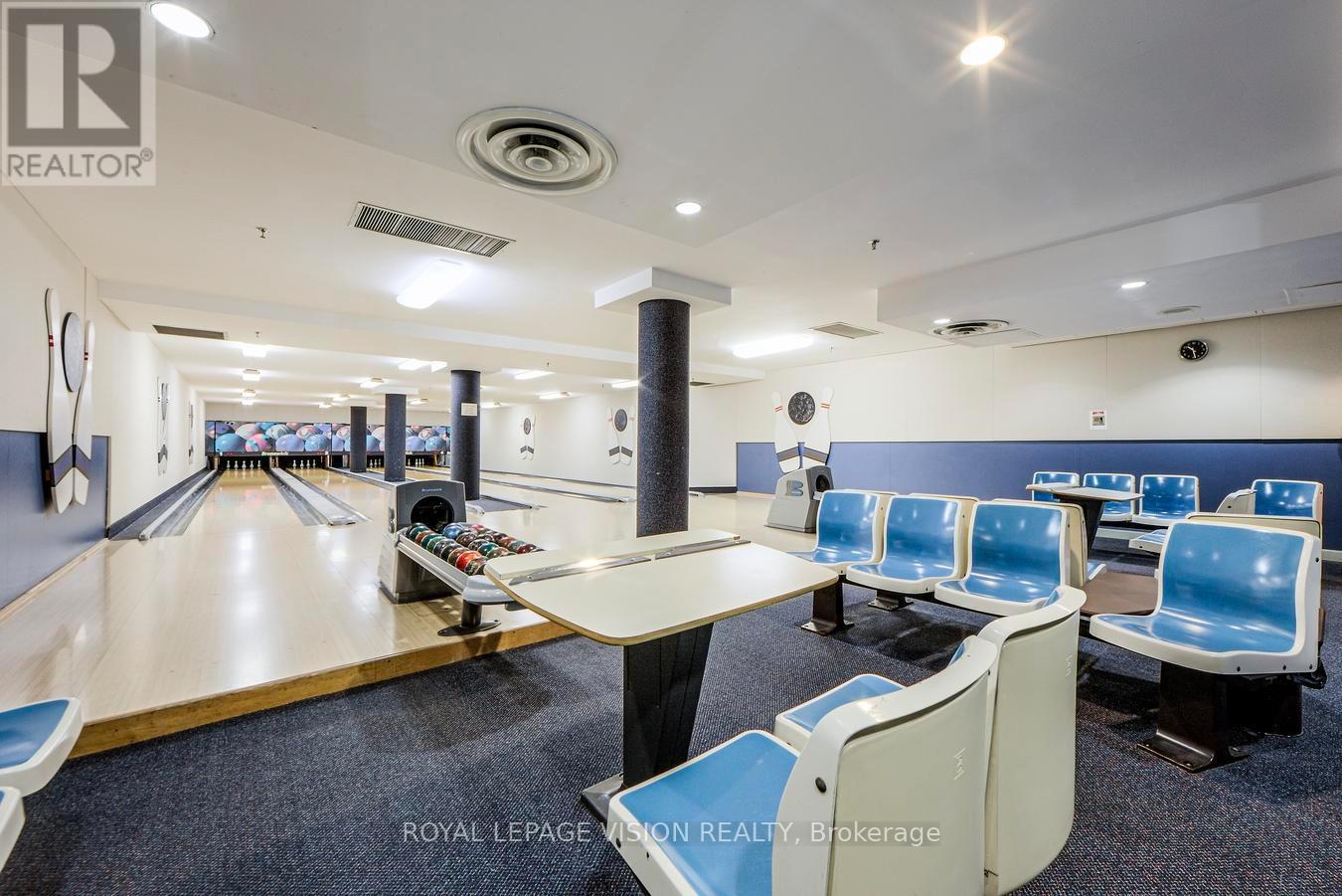 2015 - 88 Corporate Drive, Toronto, ON - Indoor Photo Showing Gym Room