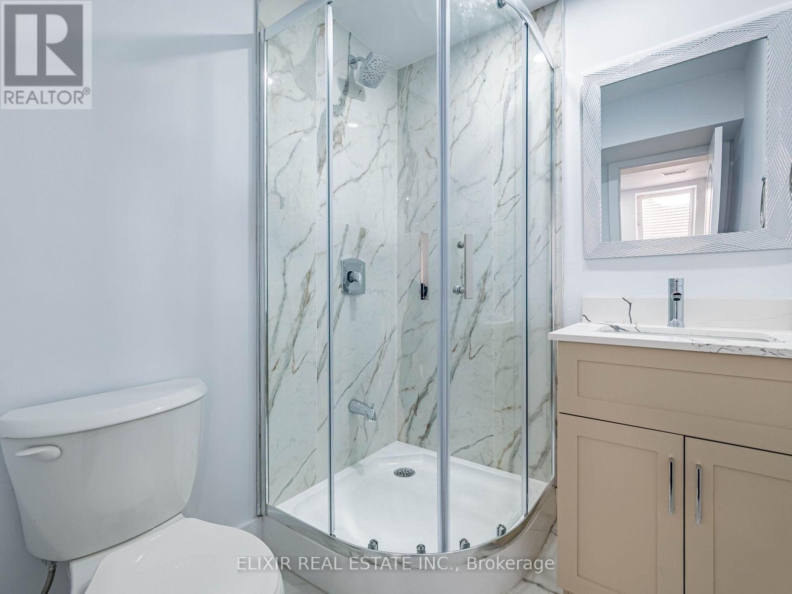 20 Penn Drive, Brampton, ON - Indoor Photo Showing Bathroom