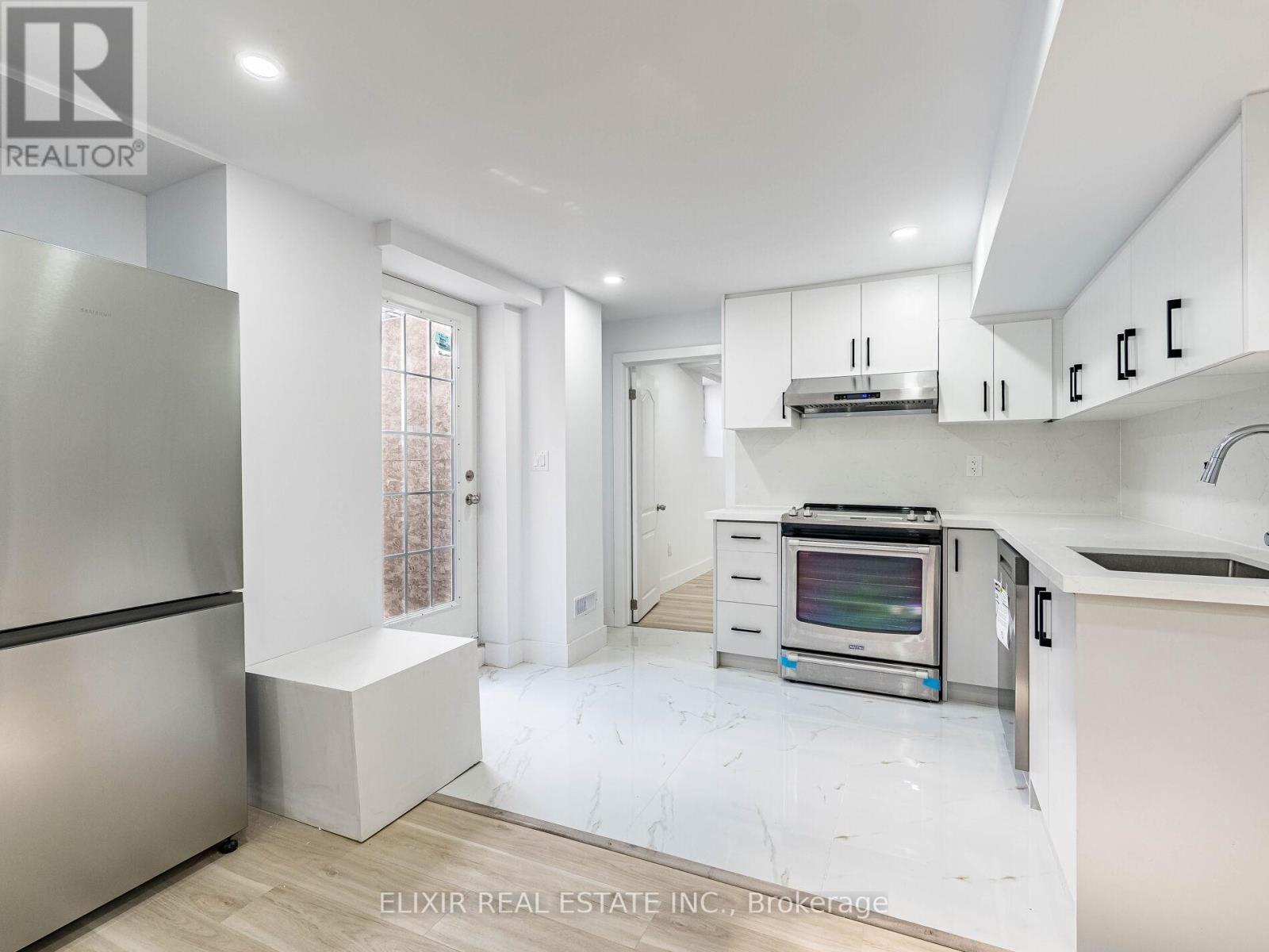 20 Penn Drive, Brampton, ON - Indoor Photo Showing Kitchen With Stainless Steel Kitchen