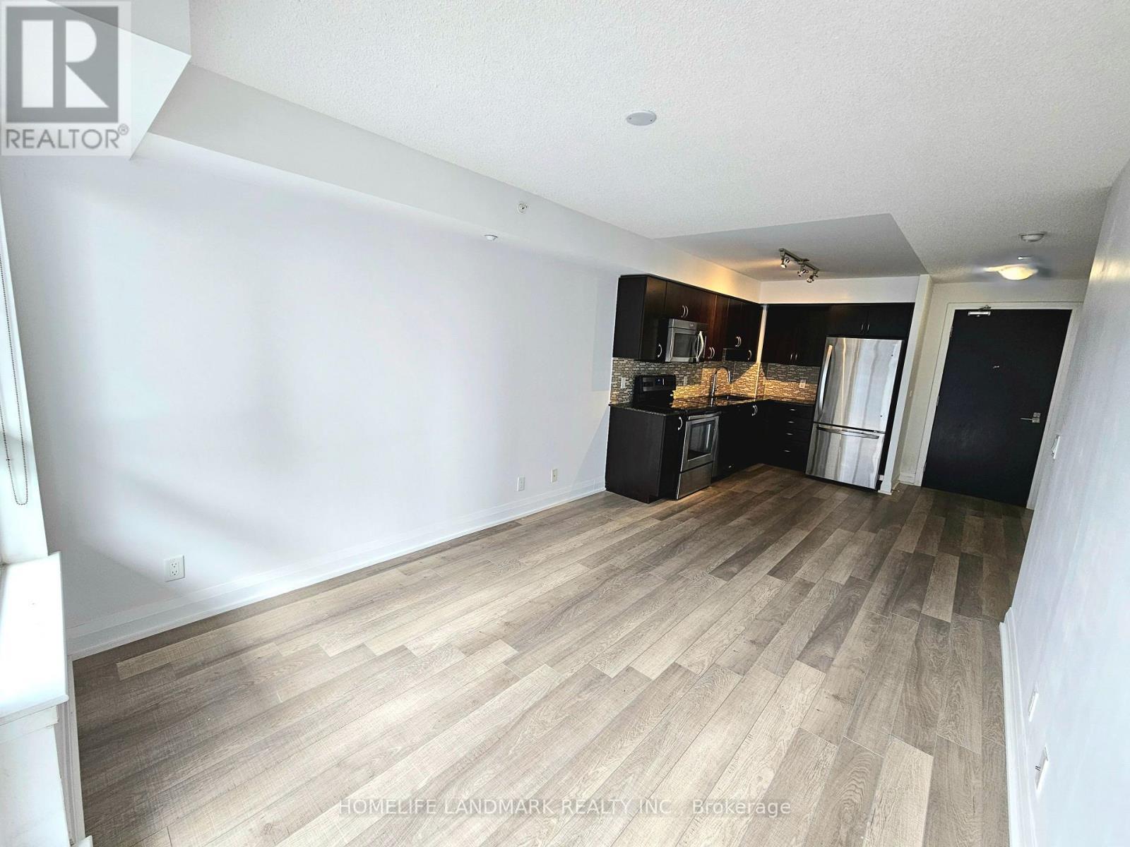 611 - 372 Highway 7 East Road E, Richmond Hill, ON - Indoor