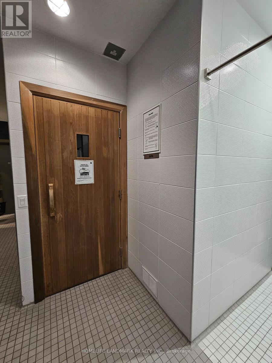 611 - 372 Highway 7 East Road E, Richmond Hill, ON - Indoor Photo Showing Other Room