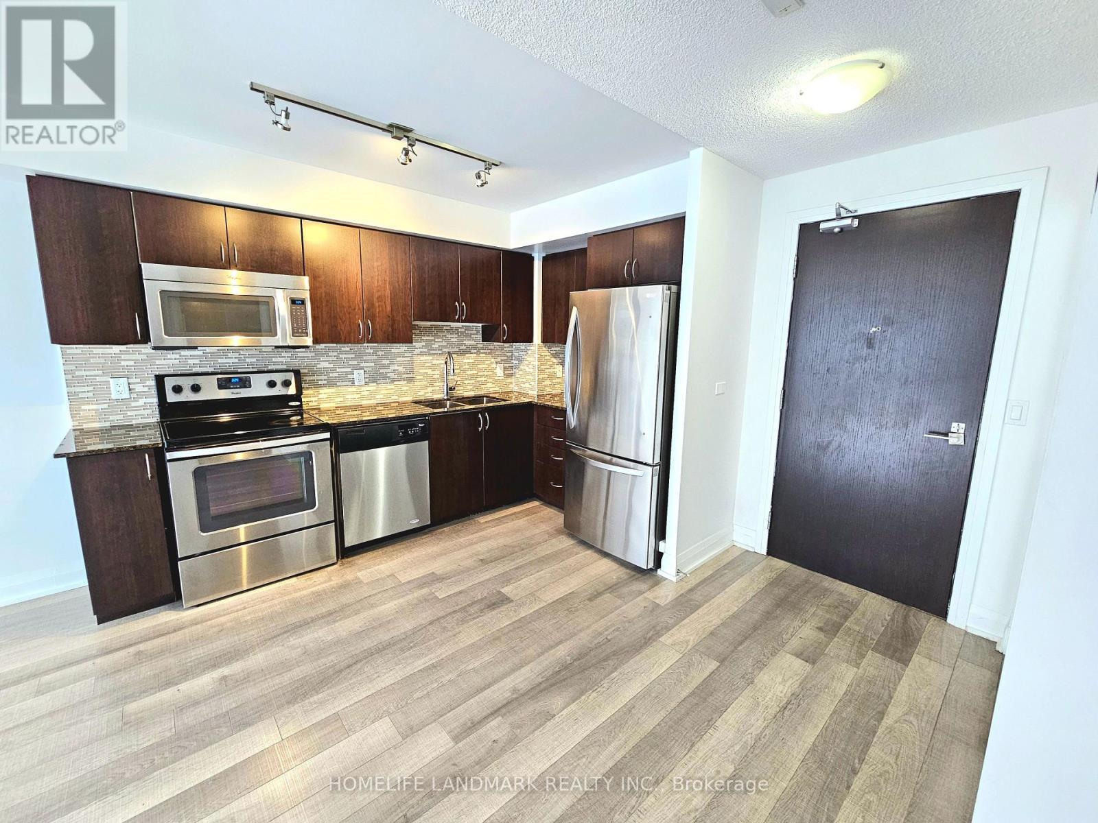 611 - 372 Highway 7 East Road E, Richmond Hill, ON - Indoor Photo Showing Kitchen With Stainless Steel Kitchen