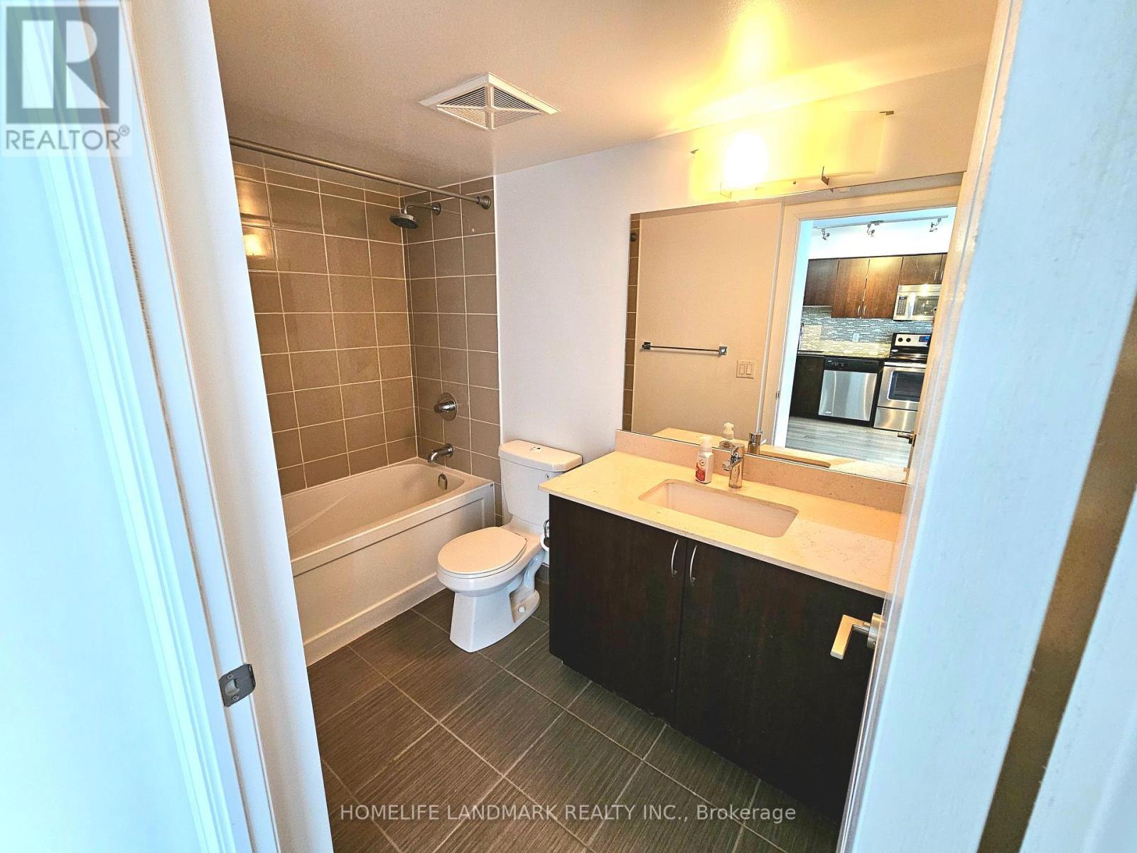 611 - 372 Highway 7 East Road E, Richmond Hill, ON - Indoor Photo Showing Bathroom