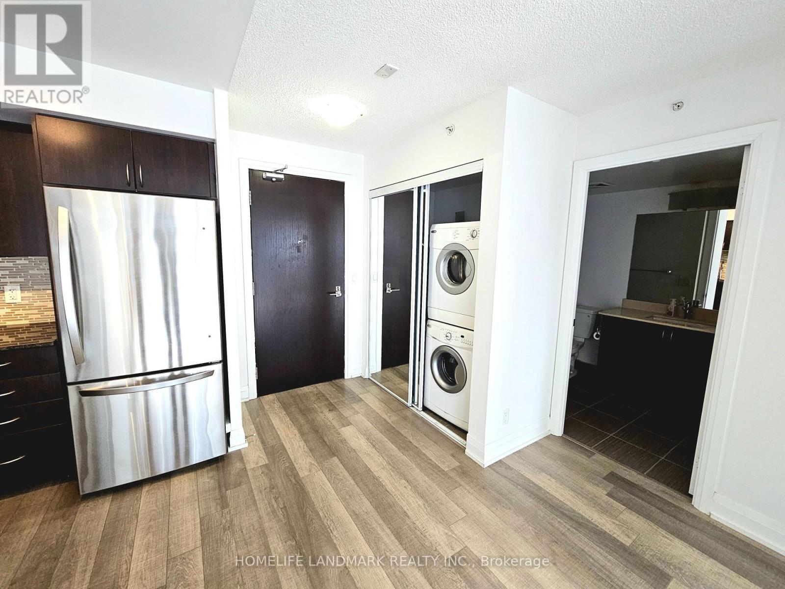 611 - 372 Highway 7 East Road E, Richmond Hill, ON - Indoor Photo Showing Kitchen