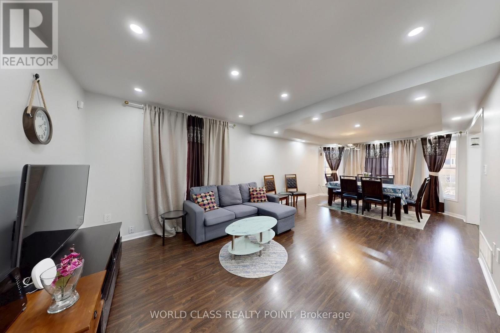 382 Pringle Avenue, Milton, ON - Indoor Photo Showing Living Room