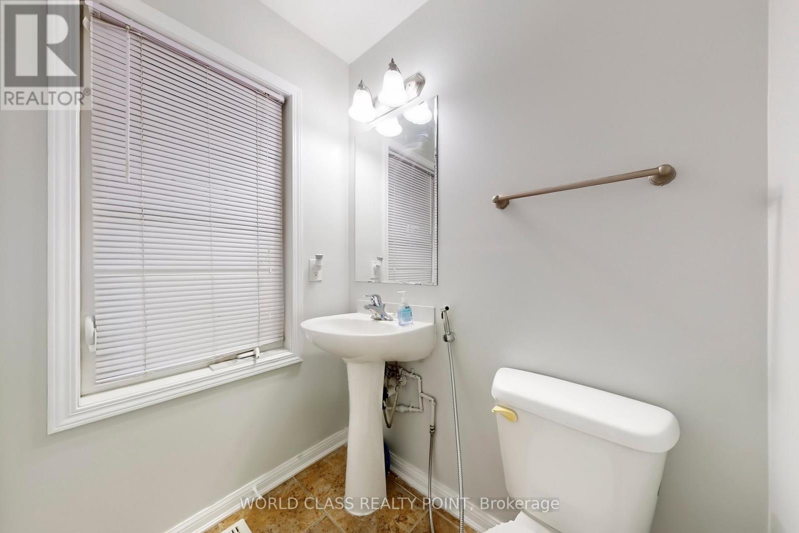 382 Pringle Avenue, Milton, ON - Indoor Photo Showing Bathroom
