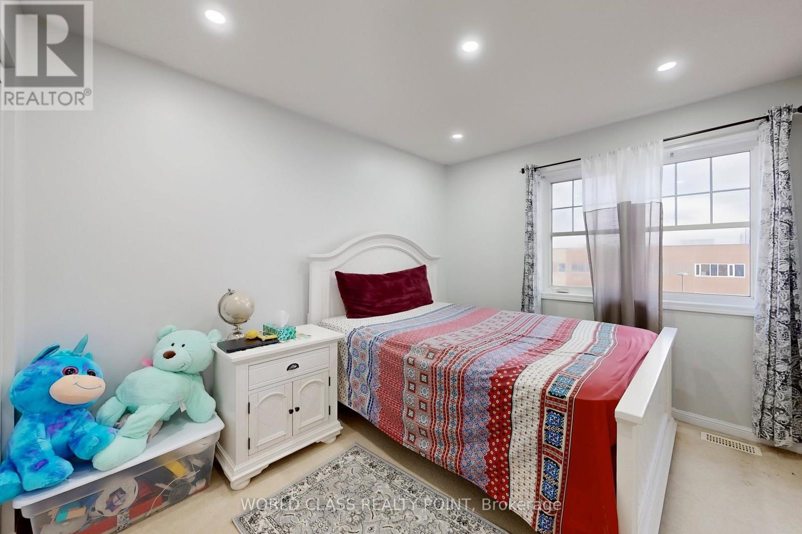 382 Pringle Avenue, Milton, ON - Indoor Photo Showing Bedroom