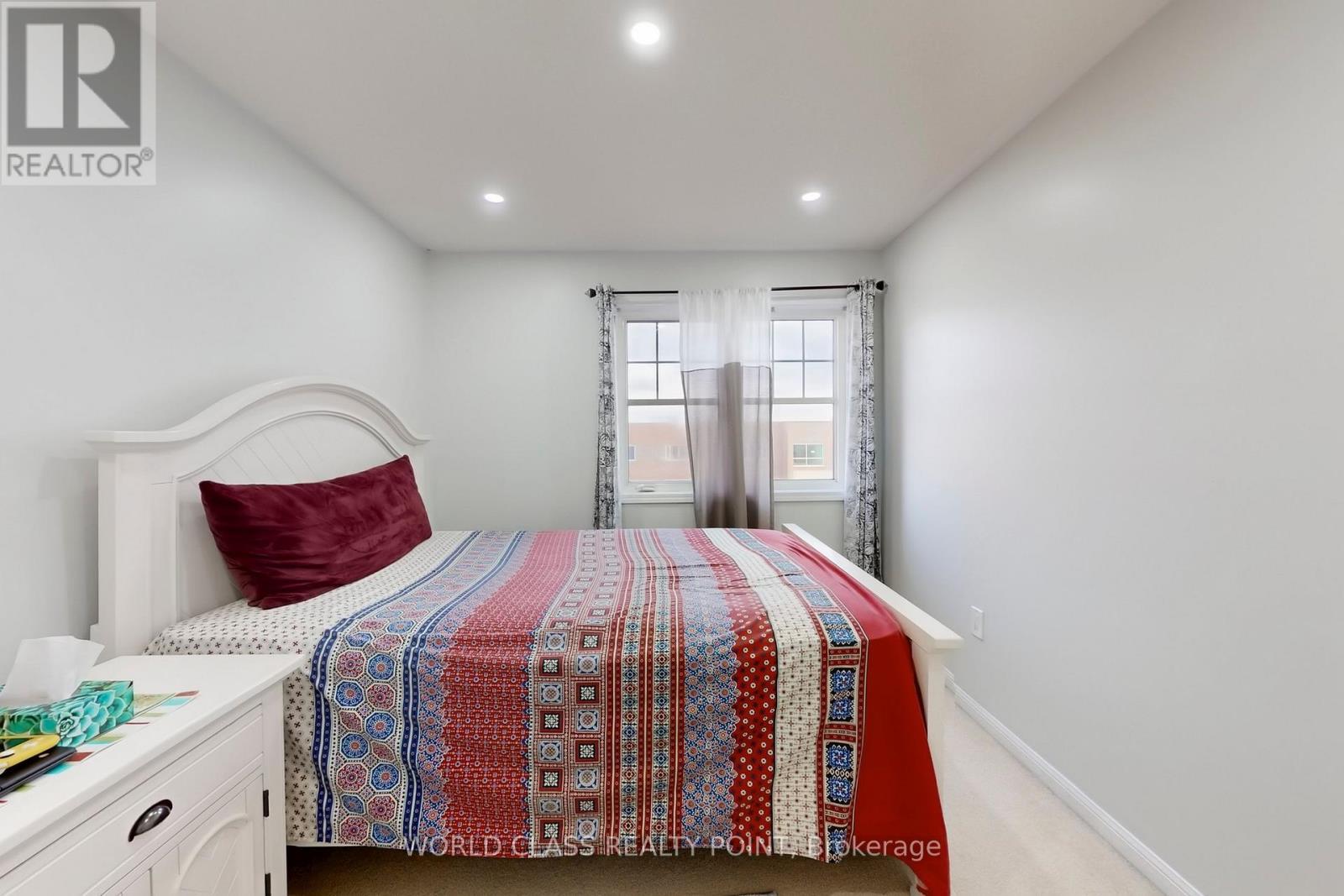 382 Pringle Avenue, Milton, ON - Indoor Photo Showing Bedroom