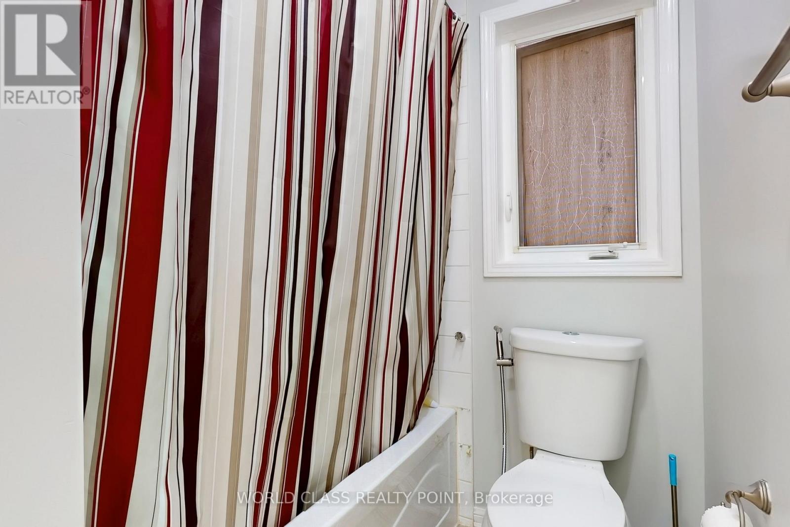 382 Pringle Avenue, Milton, ON - Indoor Photo Showing Bathroom
