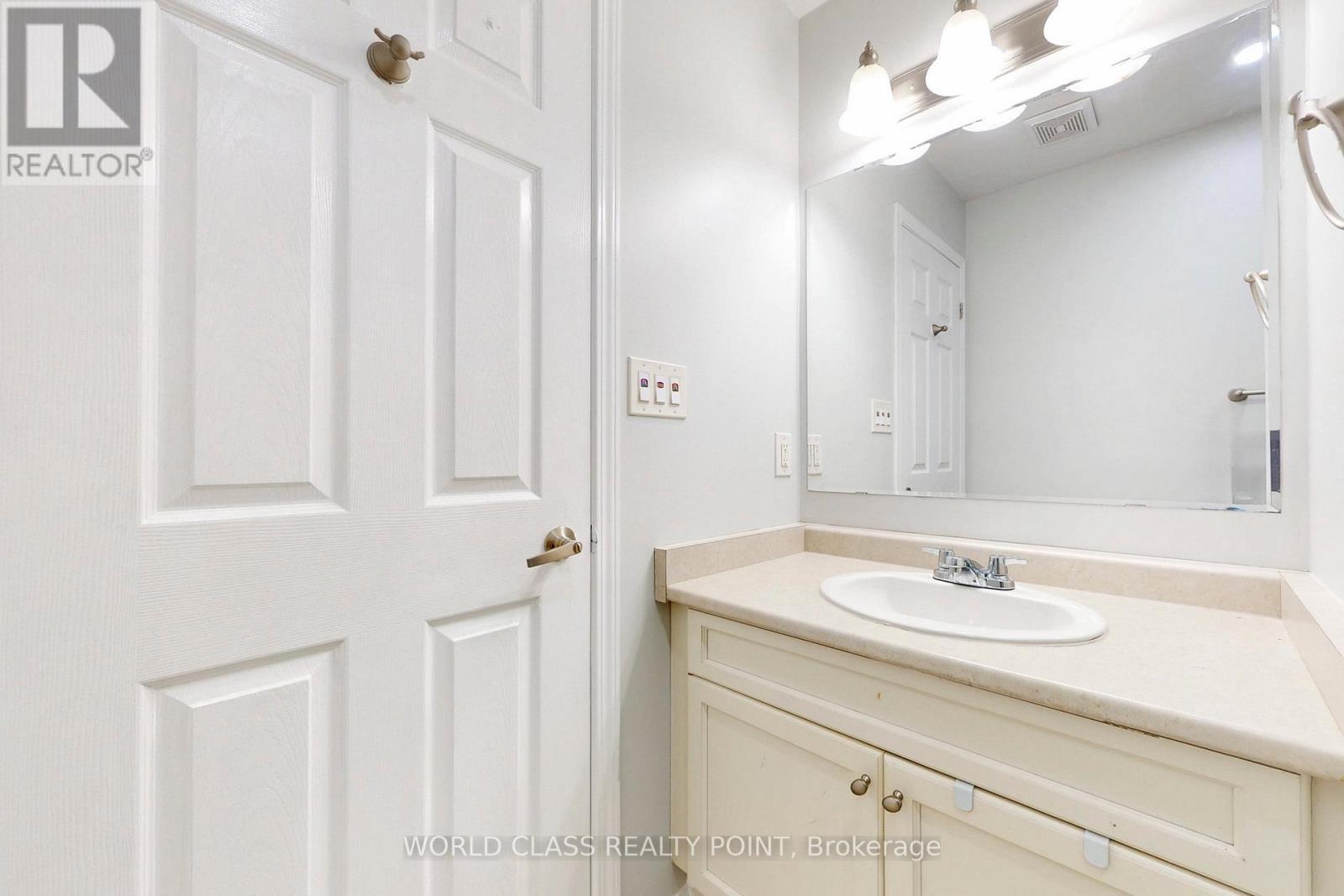 382 Pringle Avenue, Milton, ON - Indoor Photo Showing Bathroom